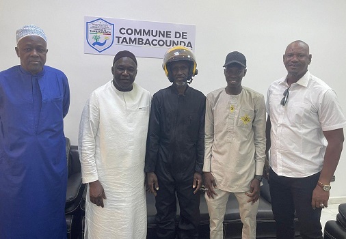 Plus de 431 000 vues&nbsp;: L’hélicoptère artisanal de Mamadou Sow affole les compteurs digitaux du Groupe Alkuma